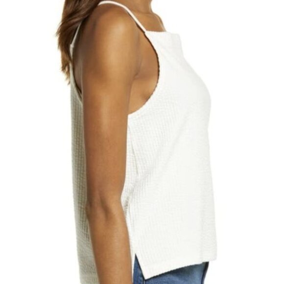 White Apron Textured Tank Top Size Medium - Picture 3 of 4